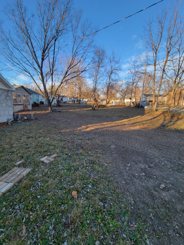 311 S Park Ave - Photo 3 of 11