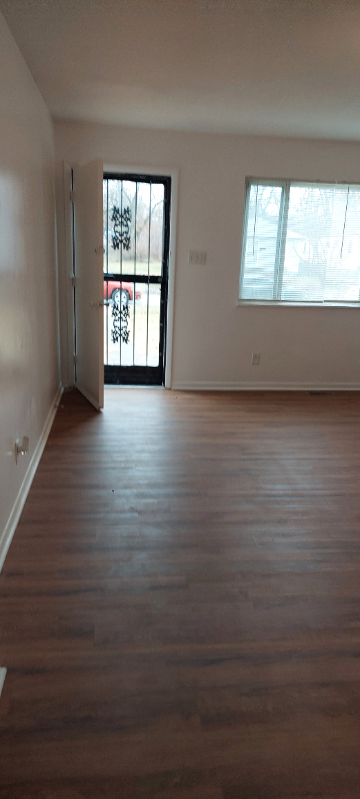 3142 N Gale St - Photo 3 of 4