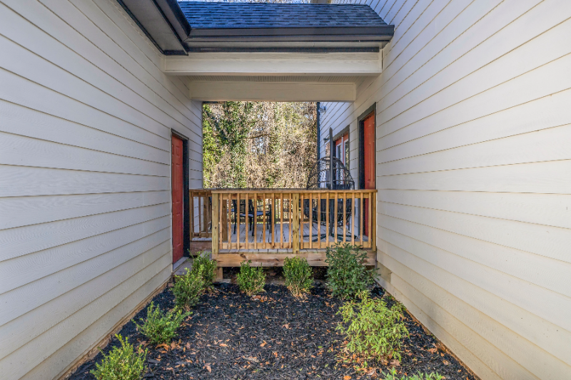 1330 Adams Dr Sw - Photo 7 of 50