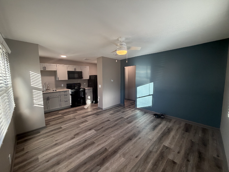 637 S 3rd St - Photo 3 of 10