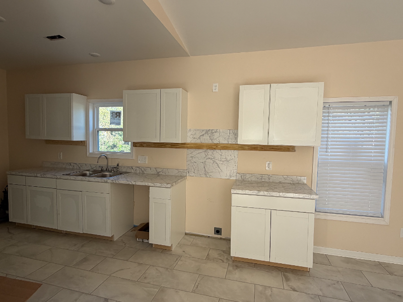 204 Hutchinson Ln - Photo 3 of 5