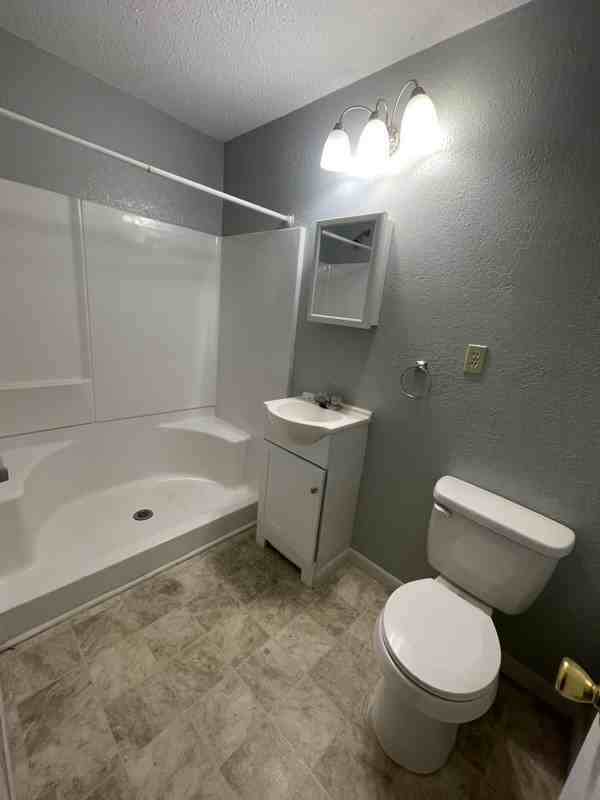 404 E Madison St #11 - Photo 5 of 12