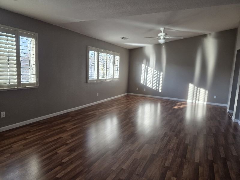 2816 Almond St - Photo 4 of 12