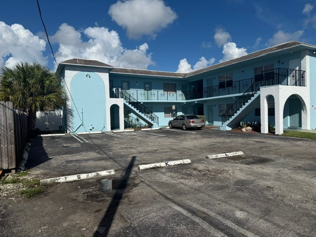 241 Se 10th Ave #210