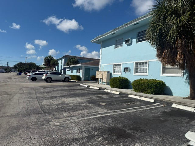 241 Se 10th Ave #210 - Photo 5 of 18