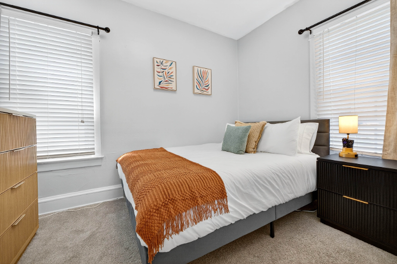 1561 Cordova Ave #1stFL - Photo 5 of 15