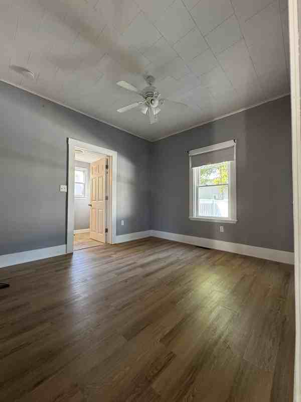 1104 Pleasant St - Photo 7 of 21