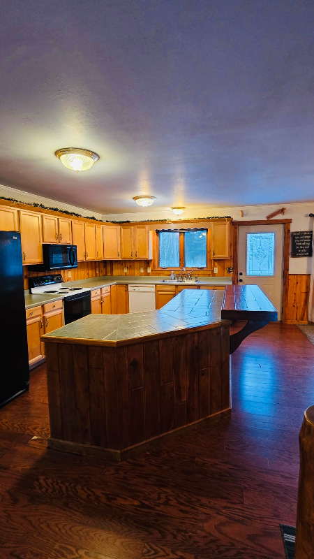 1633 24th Ave Sw - Photo 3 of 10