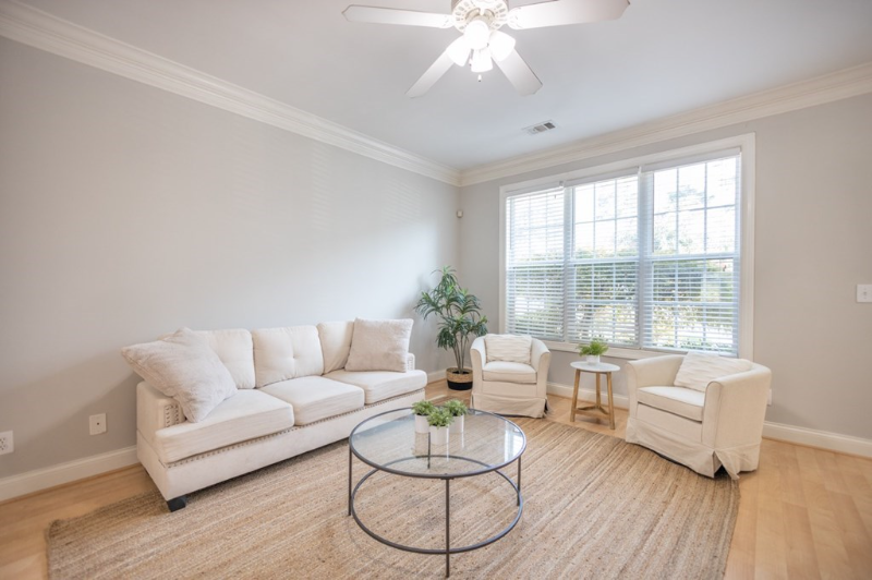 1955 Oxford Ct - Photo 5 of 20