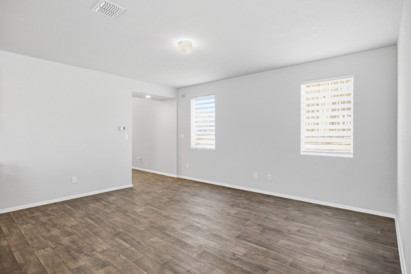 2610 Derwent Dr - Photo 3 of 21