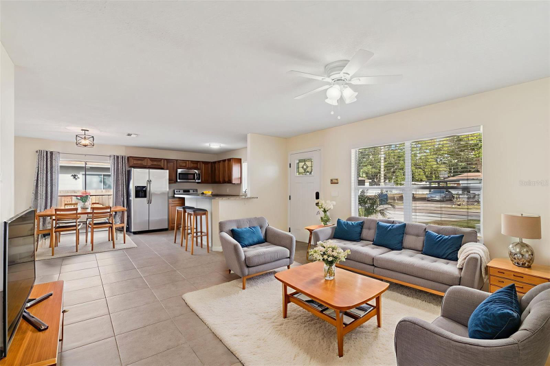 6315 S Church Ave - Photo 3 of 19