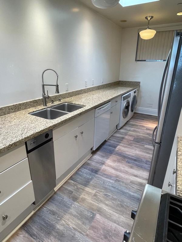 311 Ocean Ave - Photo 6 of 13