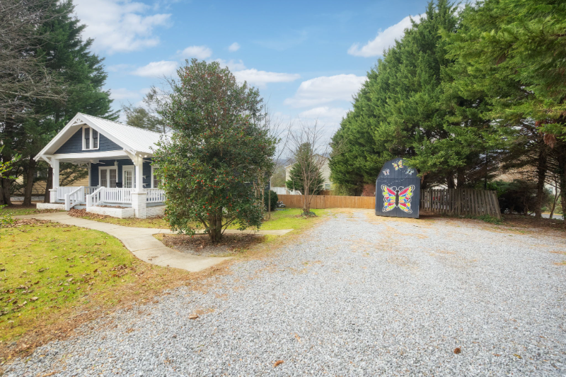 1458 S Main St - Photo 2 of 20