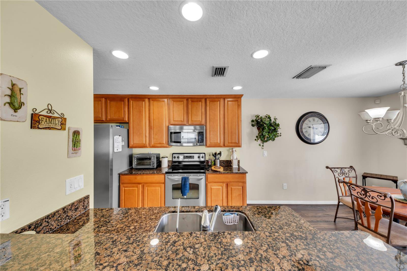 3323 Thistledown Ln - Photo 6 of 20