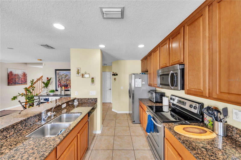 3323 Thistledown Ln - Photo 7 of 20