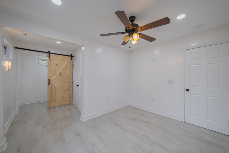 825 Market St - Photo 7 of 18