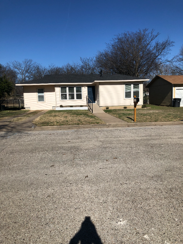 1006 Bales St - Photo 2 of 16