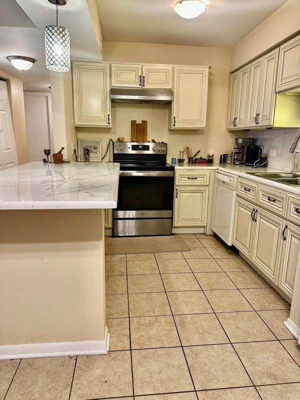 6169 Knoll Wood Rd #104 - Photo 4 of 12