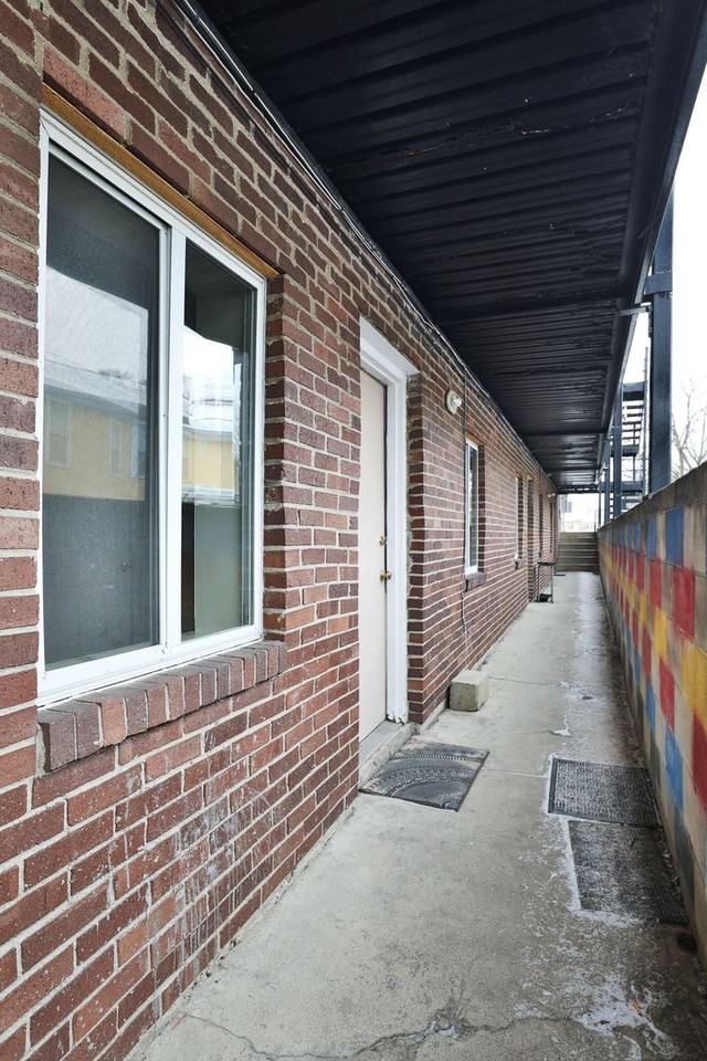 450 Norwich - Photo 4 of 33