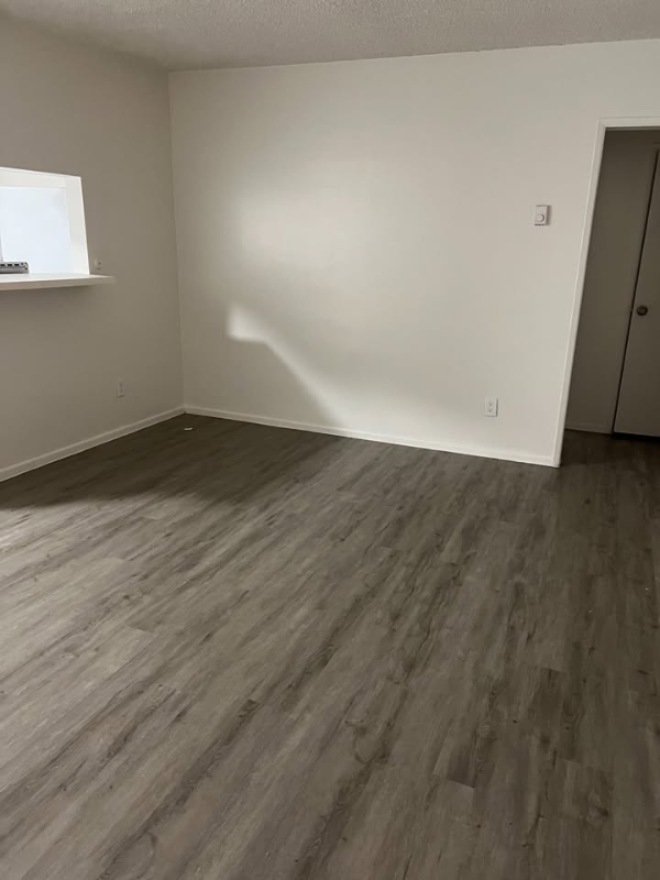 8135 Langdon Ave #23 - Photo 4 of 8