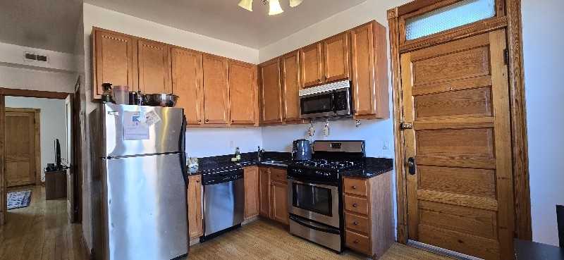 2342 W Walton St #2R - Photo 4 of 18