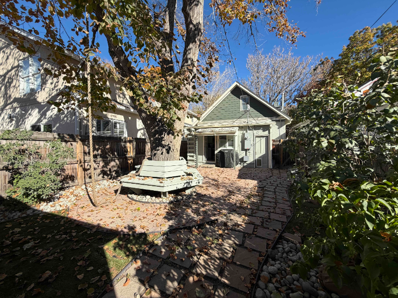 251 S Lafayette St - Photo 2 of 11