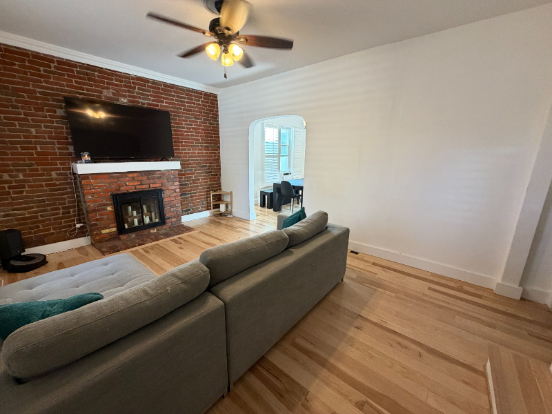 251 S Lafayette St - Photo 4 of 11