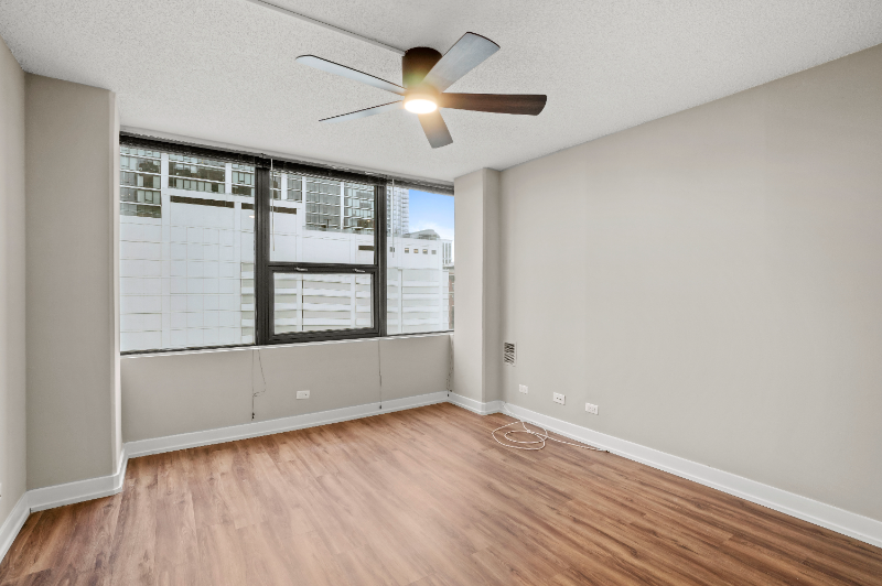 1215 S Michigan Ave - Photo 4 of 17