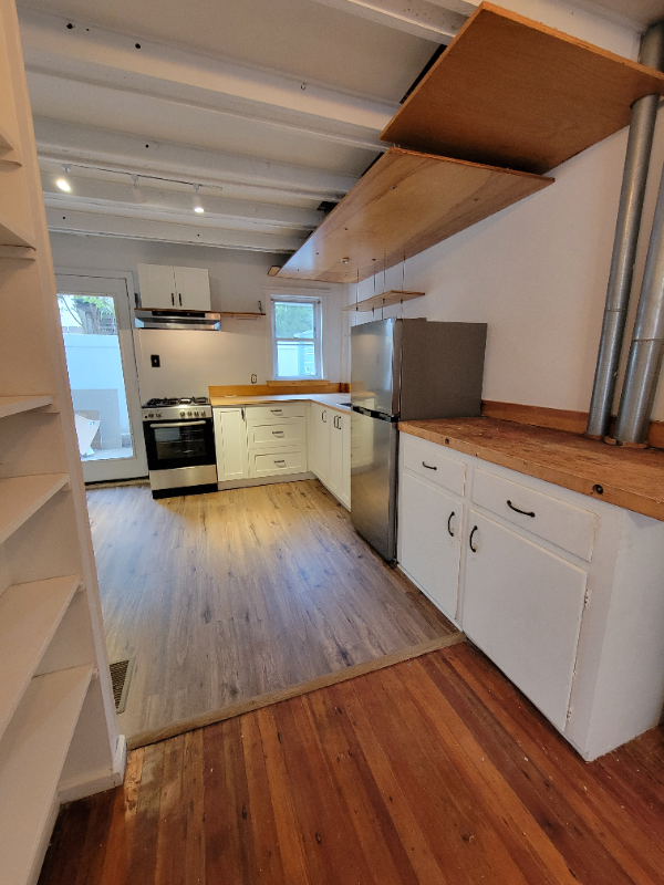 223 Mercer St - Photo 3 of 12