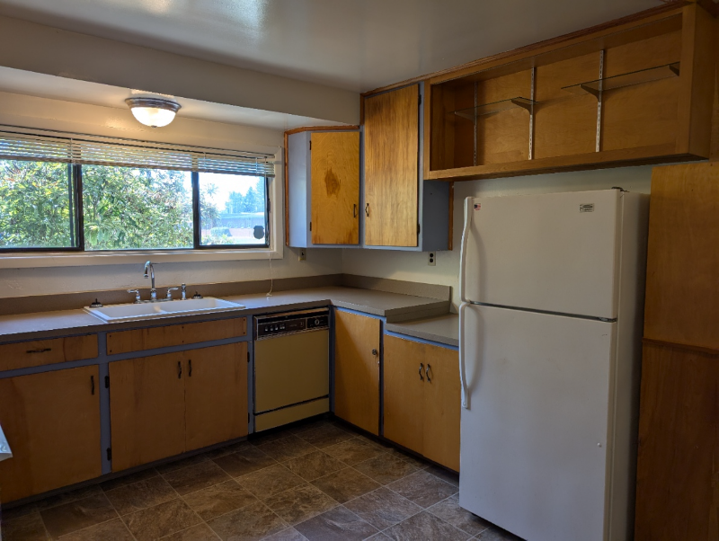 2055 Nw Beca Ave - Photo 6 of 7