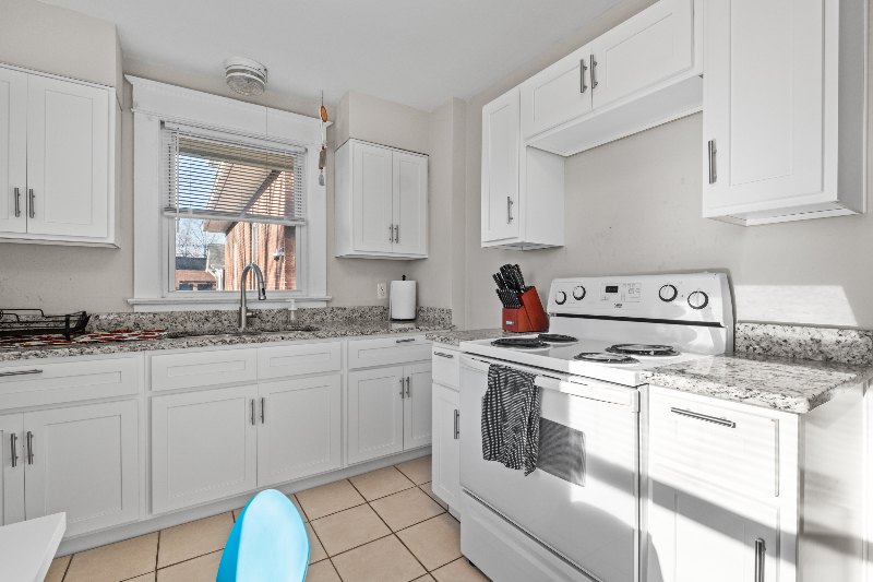 2016 Edgeland Ave #3 - Photo 6 of 19