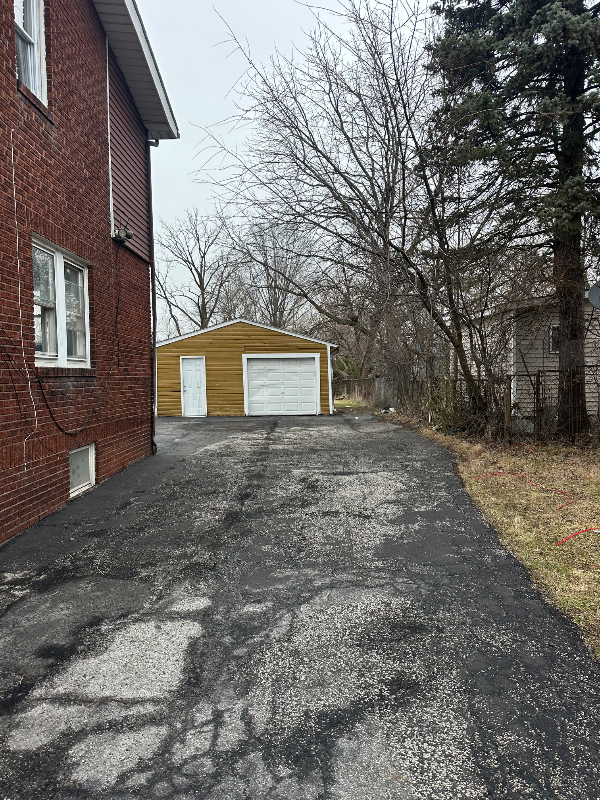 16575 Libby Rd - Photo 3 of 15