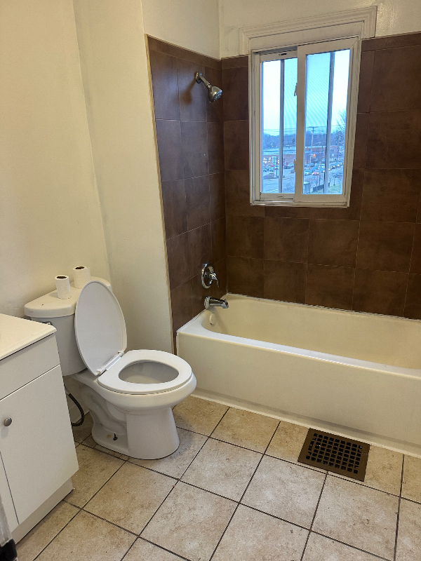 16575 Libby Rd - Photo 4 of 15