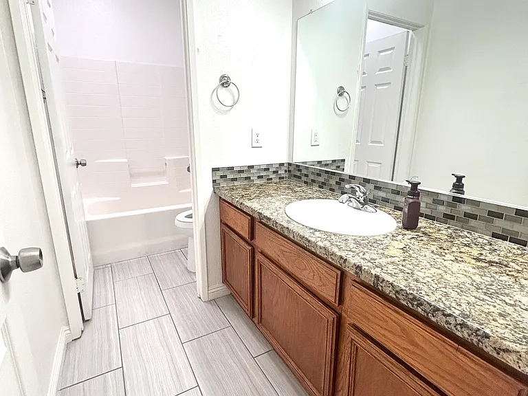 29912 Cool Meadow Dr - Photo 3 of 9