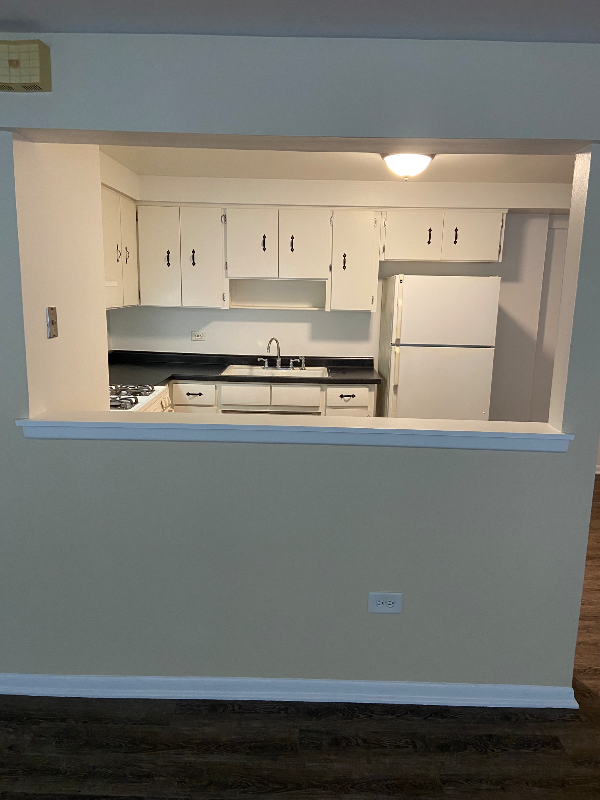 1971 N 19th Ave #1 - Photo 4 of 9