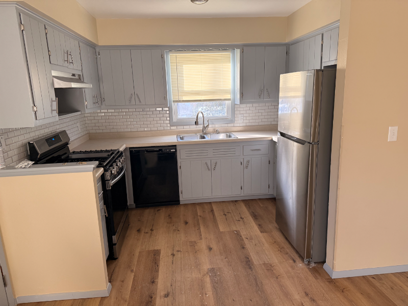 12227 W Dearbourn Ave - Photo 2 of 16