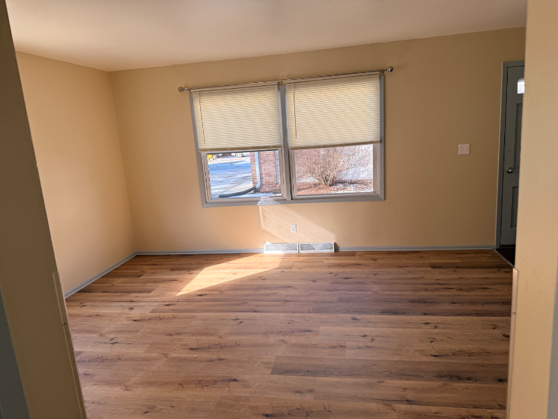 12227 W Dearbourn Ave - Photo 3 of 16