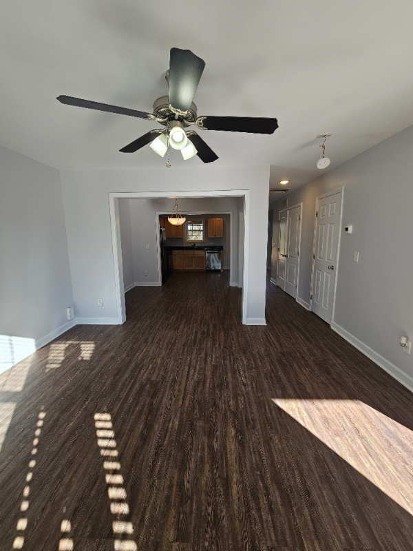 527 Walter St - Photo 4 of 20