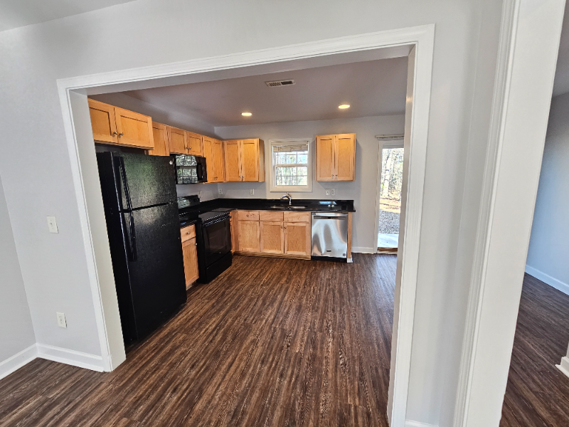 527 Walter St - Photo 6 of 20