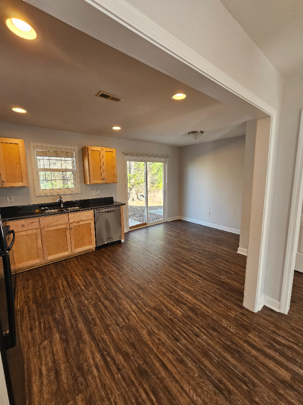 527 Walter St - Photo 7 of 20