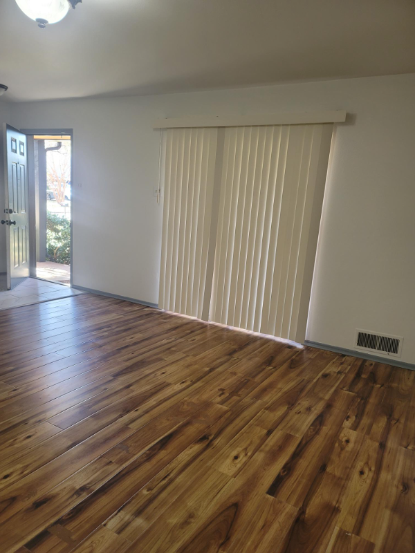 7945 Habersham Ln - Photo 2 of 13