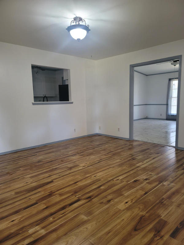 7945 Habersham Ln - Photo 3 of 13