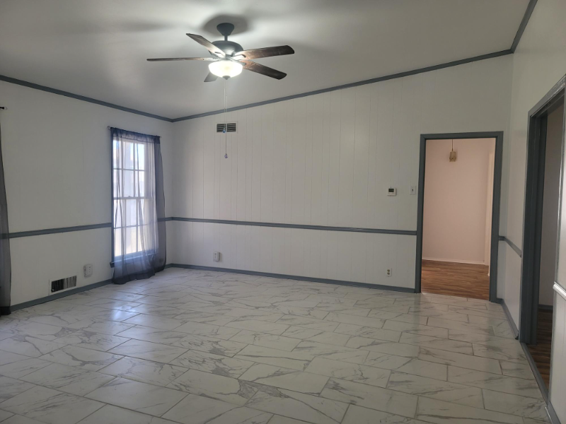 7945 Habersham Ln - Photo 4 of 13