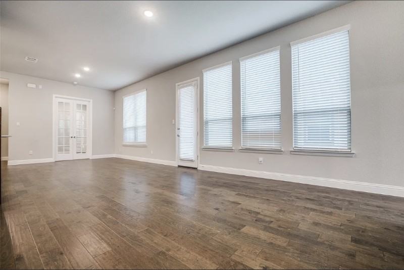 4184 Curtiss Dr - Photo 2 of 12