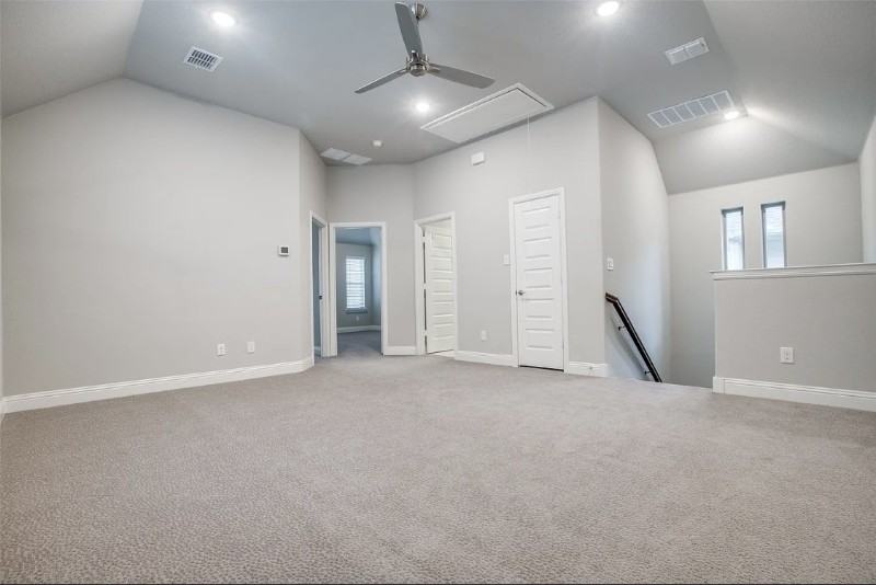 4184 Curtiss Dr - Photo 3 of 12