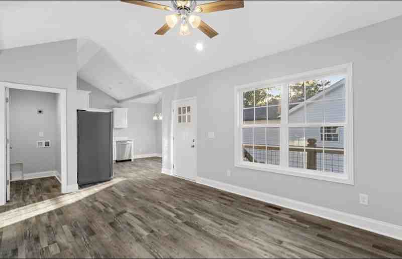 809 Willeve St Se #A - Photo 7 of 13