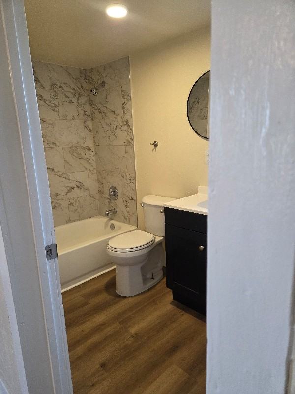 415 W Oakland St - Photo 2 of 9