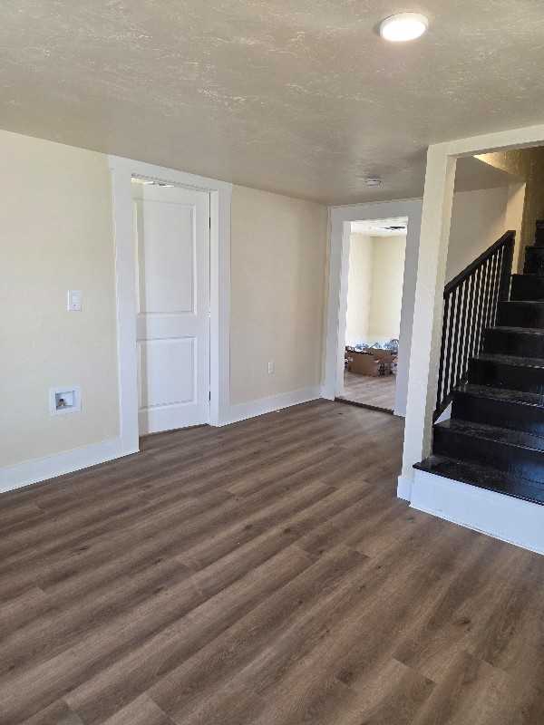 415 W Oakland St - Photo 6 of 9