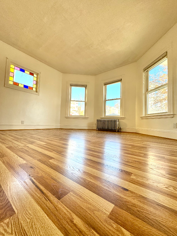 184 Vernon St #1 - Photo 5 of 19