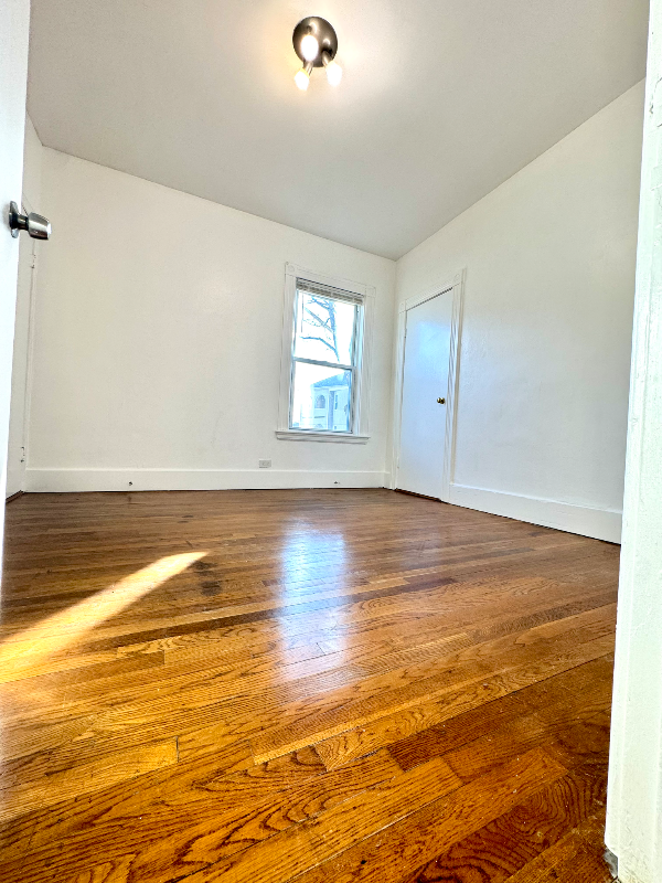 184 Vernon St #1 - Photo 6 of 19